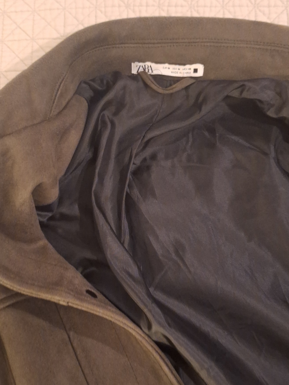 Zara Men's Olive Green bomber coat with Dark Lining, snap front and sleeve